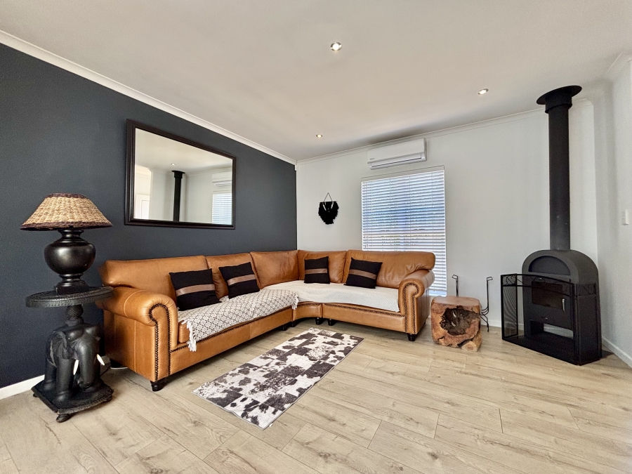 3 Bedroom Property for Sale in Sunningdale Western Cape